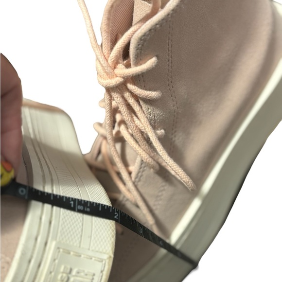 Converse Chuck Taylor Modern Lift Platform Pink Suede Trainers - Picture 4 of 5